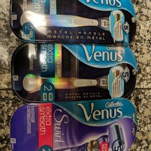Venus Razor Bundle